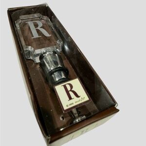 MUDPIE Cosmopolitan Home Letter 
"R” Engraved Crystal Bottle Topper. 
NIB